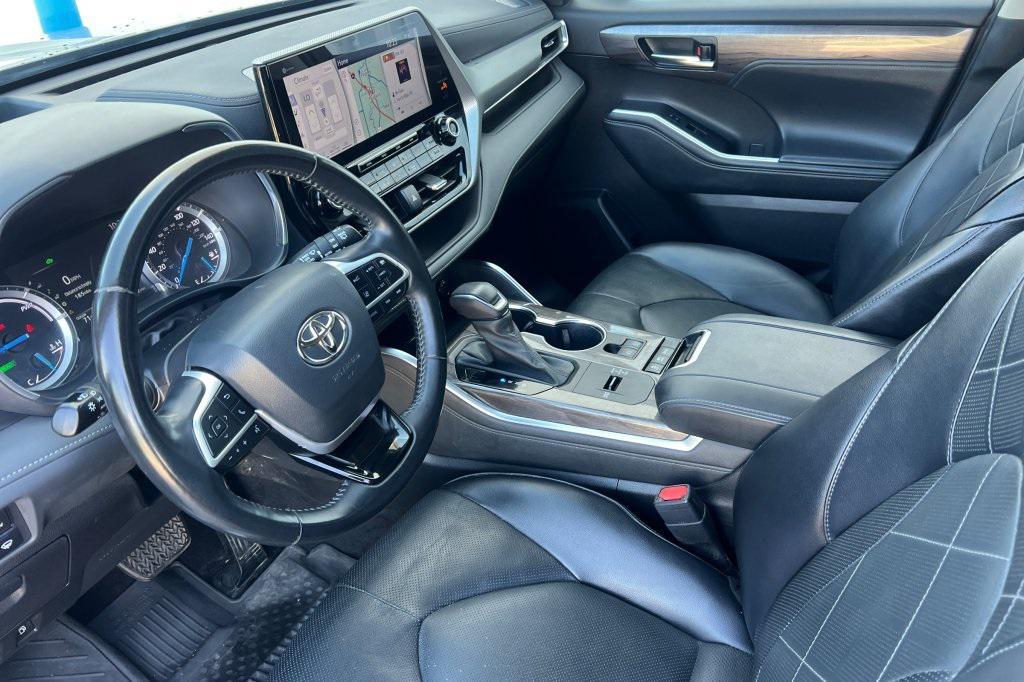 used 2022 Toyota Highlander Hybrid car, priced at $36,997