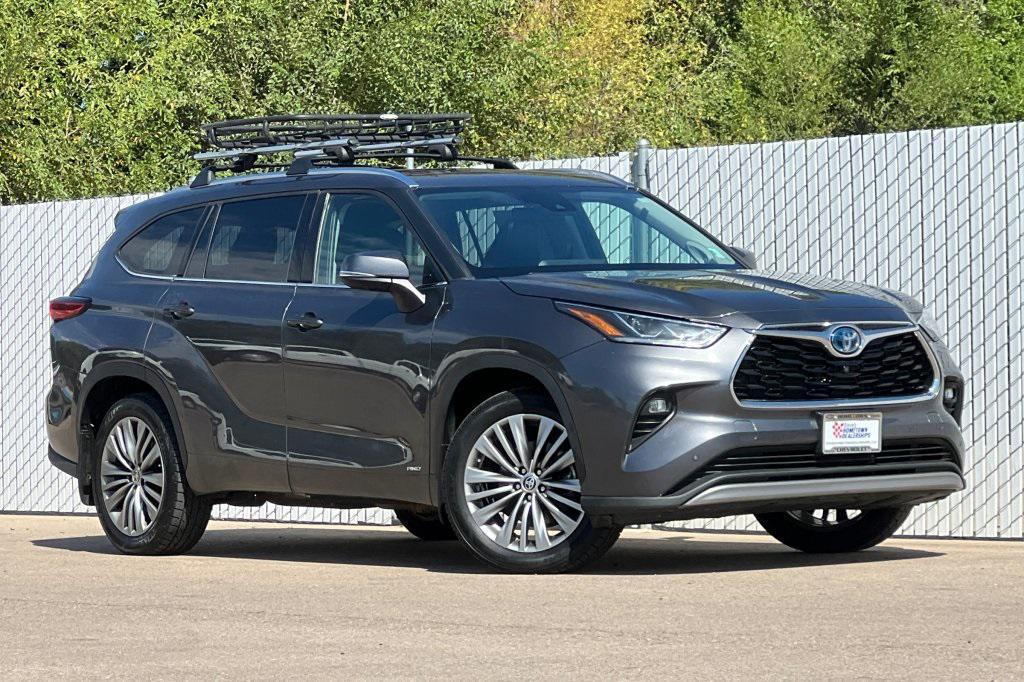 used 2022 Toyota Highlander Hybrid car, priced at $36,997
