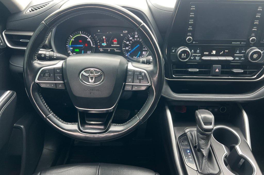 used 2020 Toyota Highlander Hybrid car, priced at $29,597