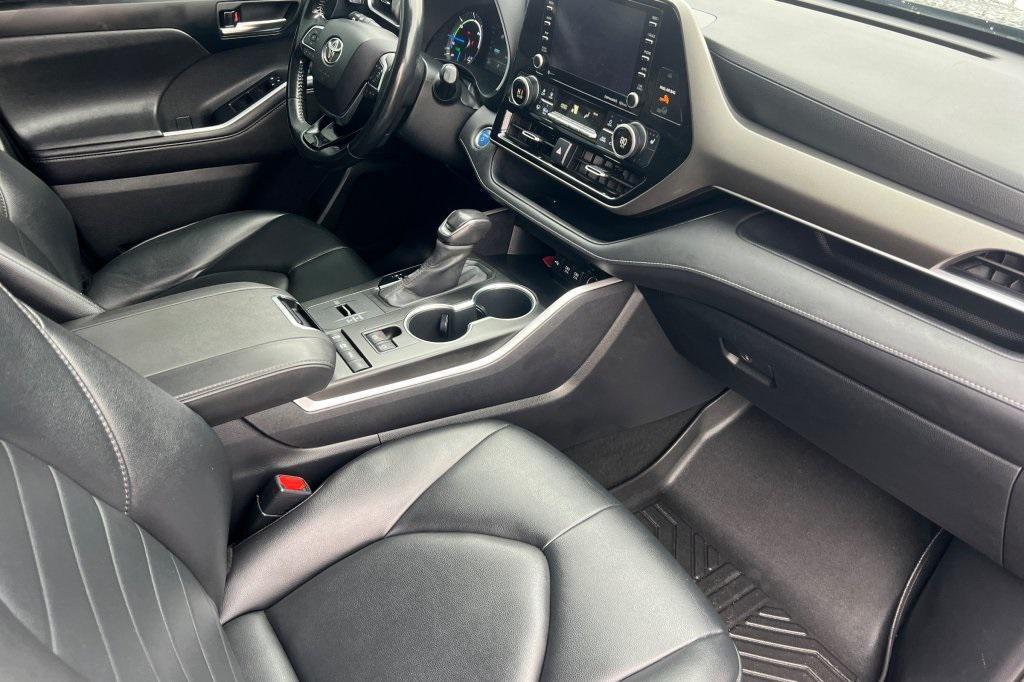 used 2020 Toyota Highlander Hybrid car, priced at $29,597