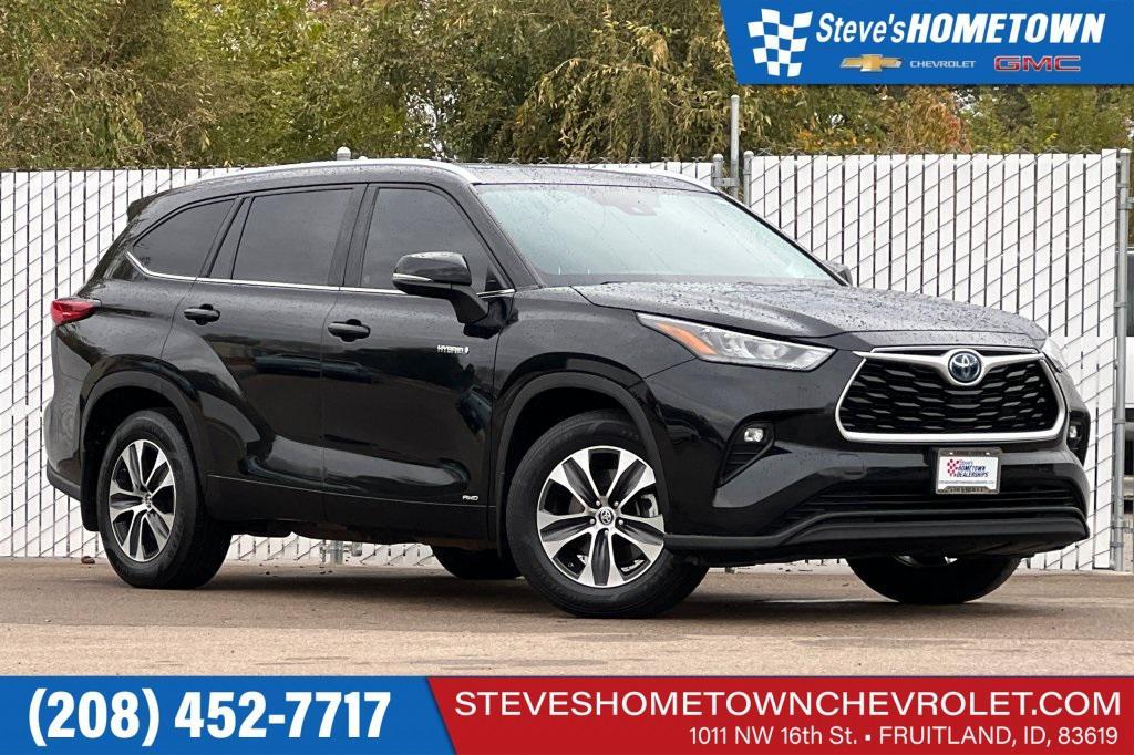 used 2020 Toyota Highlander Hybrid car, priced at $29,597