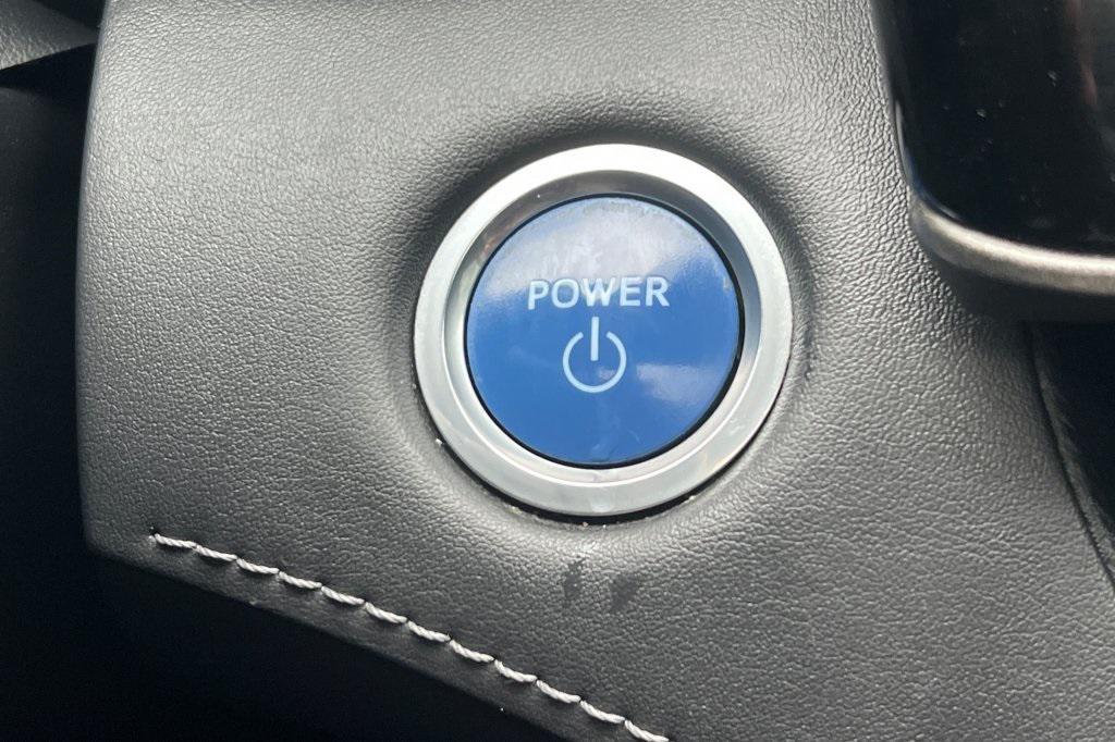 used 2020 Toyota Highlander Hybrid car, priced at $29,597