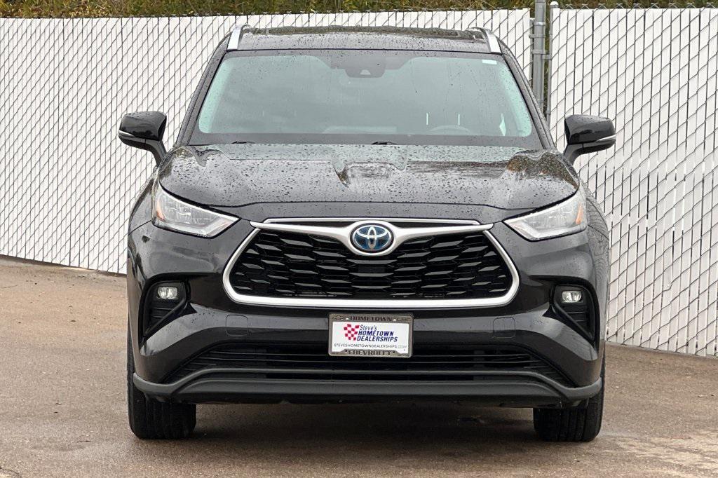 used 2020 Toyota Highlander Hybrid car, priced at $29,597