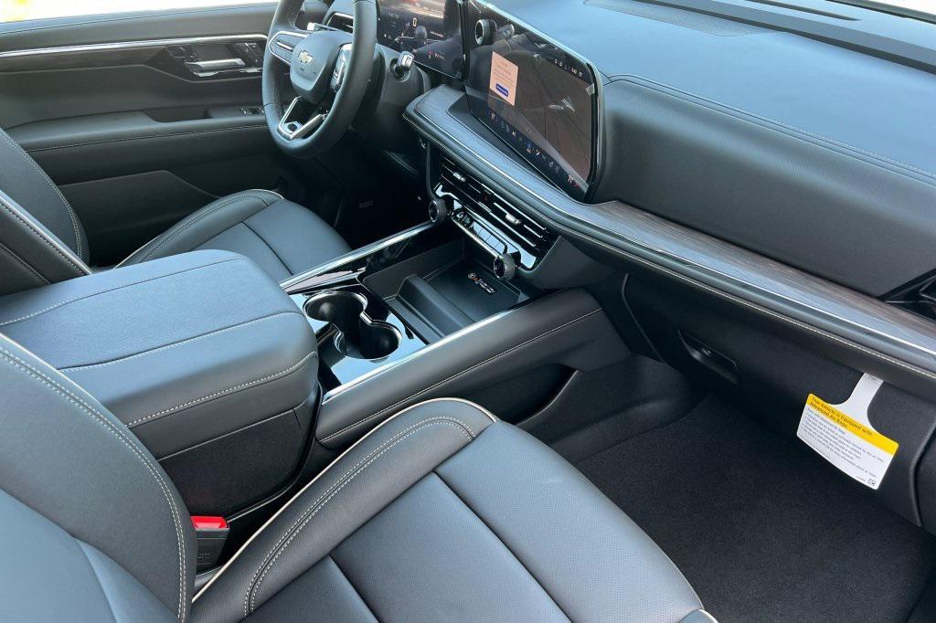 new 2025 Chevrolet Suburban car, priced at $91,990