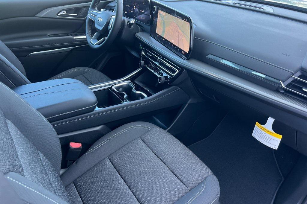 new 2026 Chevrolet Traverse car, priced at $43,920