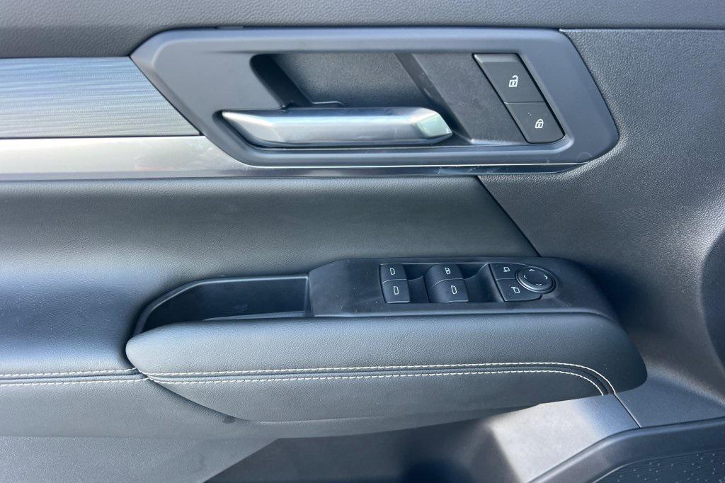 new 2025 GMC Terrain car, priced at $29,890