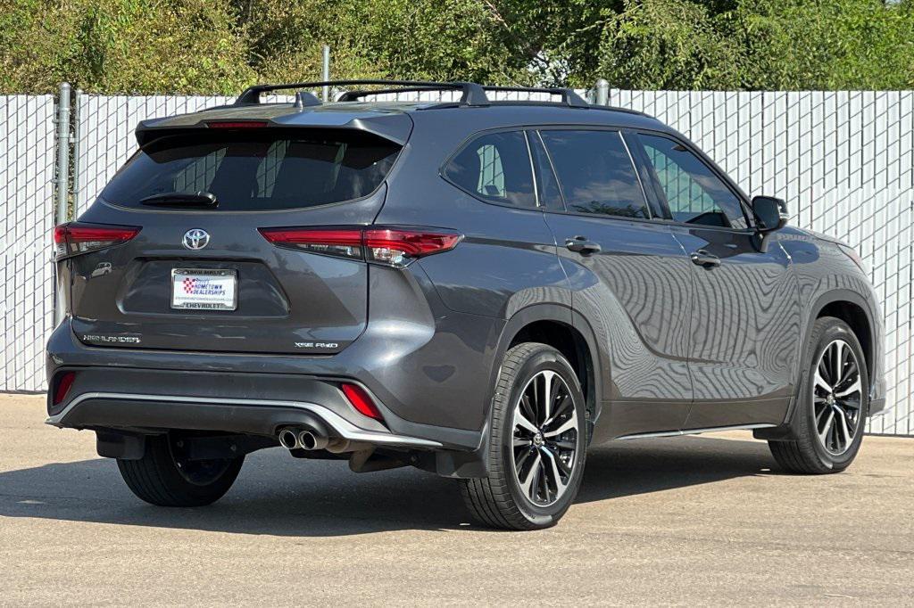 used 2022 Toyota Highlander car, priced at $37,597