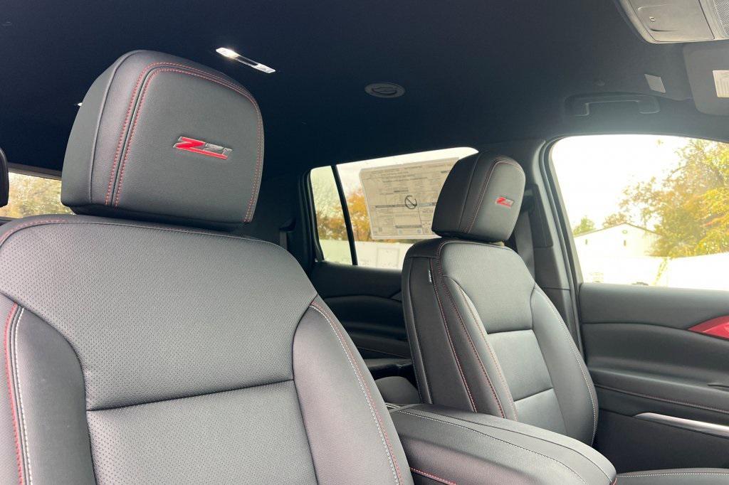 new 2026 Chevrolet Traverse car, priced at $54,052