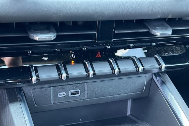 new 2025 GMC Canyon car, priced at $38,045