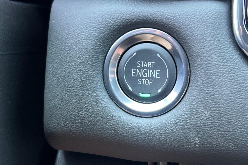 new 2025 GMC Canyon car, priced at $38,045