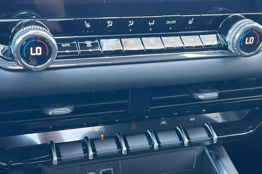 new 2025 GMC Canyon car, priced at $43,600