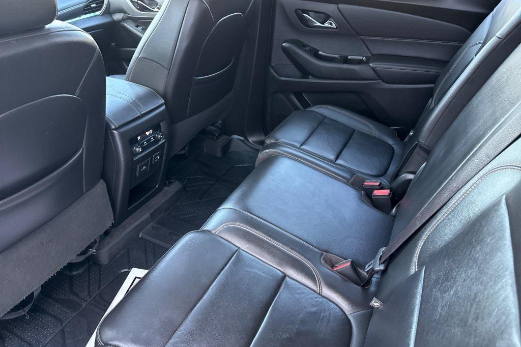 used 2021 Chevrolet Traverse car, priced at $26,597