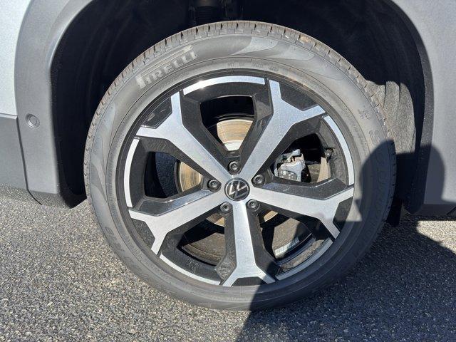 new 2025 Volkswagen Tiguan car, priced at $31,998