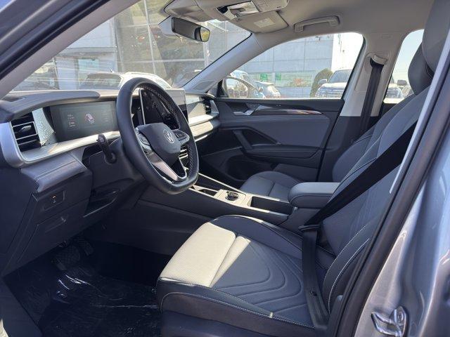 new 2025 Volkswagen Tiguan car, priced at $31,998