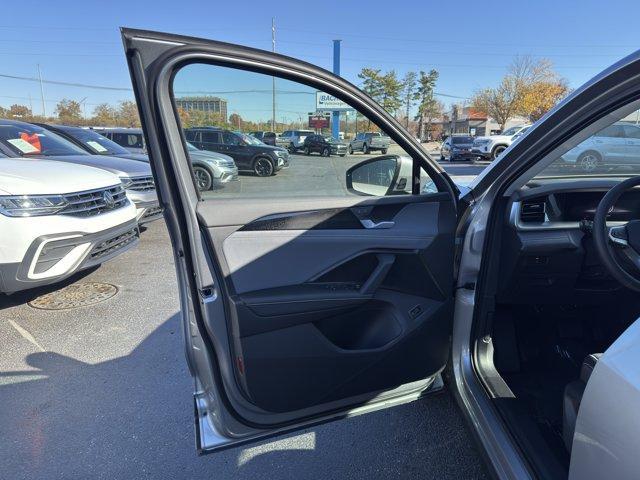 new 2025 Volkswagen Tiguan car, priced at $31,998