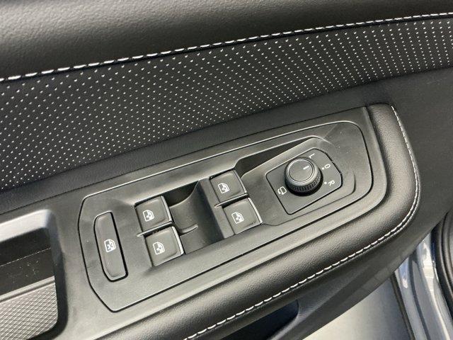 new 2025 Volkswagen Atlas car, priced at $51,998