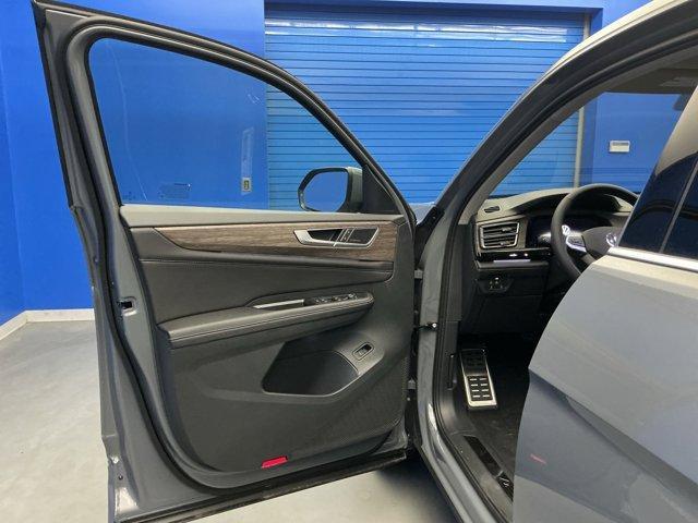 new 2025 Volkswagen Atlas car, priced at $51,998