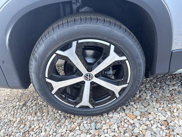 new 2025 Volkswagen Tiguan car, priced at $32,482