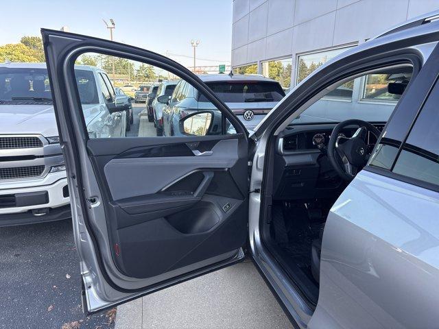 new 2025 Volkswagen Tiguan car, priced at $32,482