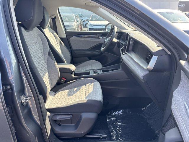 new 2025 Volkswagen Tiguan car, priced at $29,999