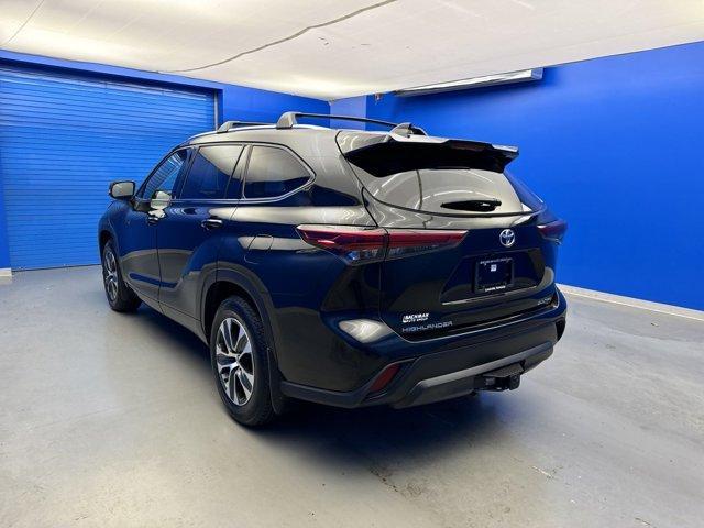 used 2020 Toyota Highlander car, priced at $24,998