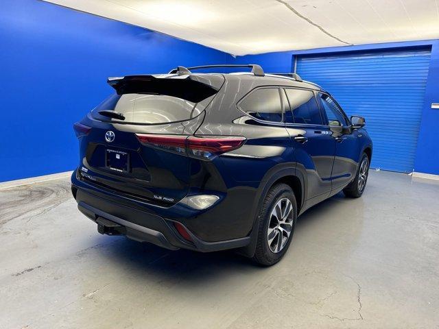 used 2020 Toyota Highlander car, priced at $24,998