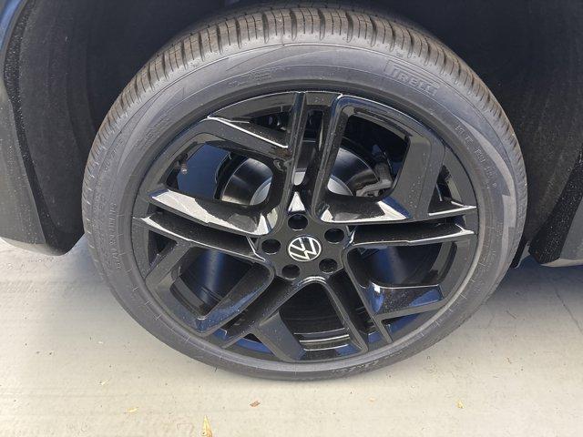 new 2025 Volkswagen Tiguan car, priced at $36,998