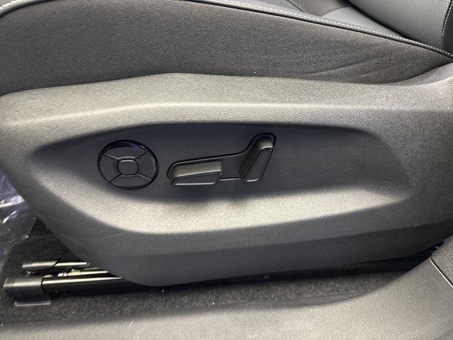 new 2025 Volkswagen Tiguan car, priced at $31,998