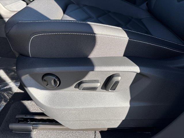 new 2026 Volkswagen Atlas car, priced at $46,422