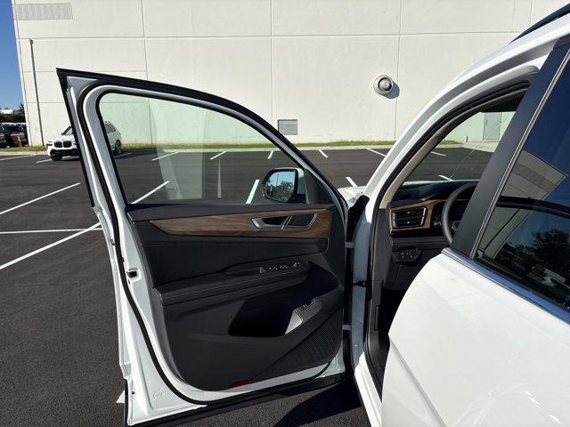 new 2026 Volkswagen Atlas car, priced at $46,422