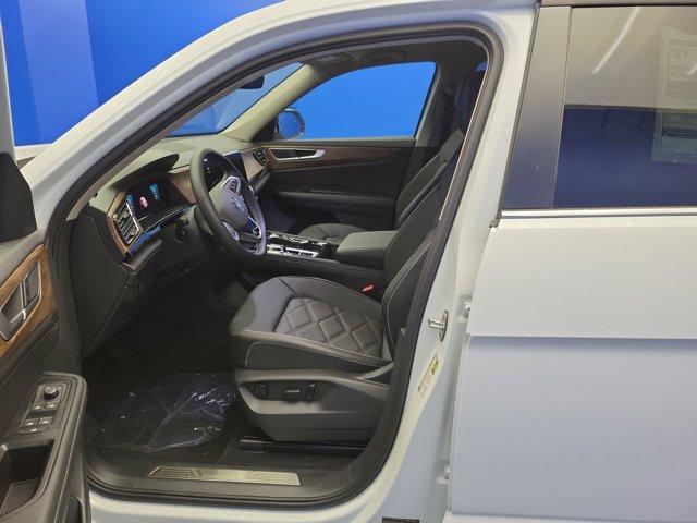 new 2025 Volkswagen Atlas car, priced at $44,118