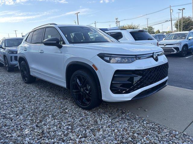 new 2025 Volkswagen Tiguan car, priced at $33,498