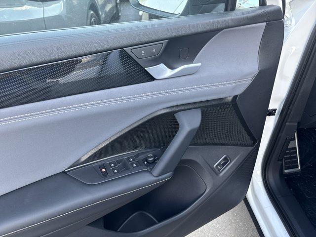 new 2025 Volkswagen Tiguan car, priced at $33,498