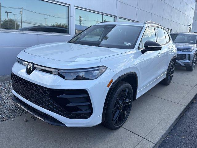 new 2025 Volkswagen Tiguan car, priced at $33,498