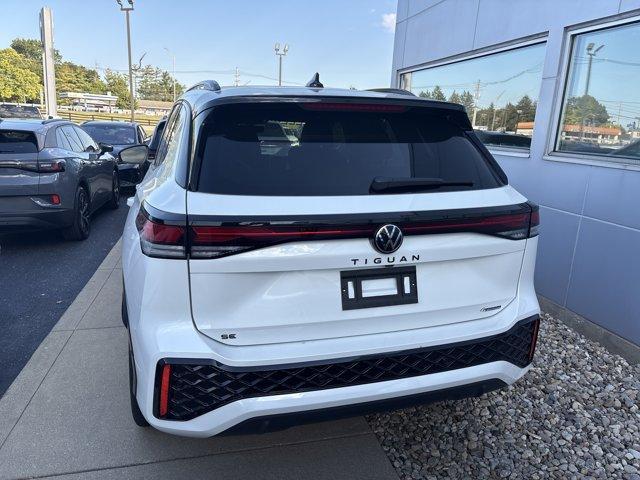 new 2025 Volkswagen Tiguan car, priced at $33,498