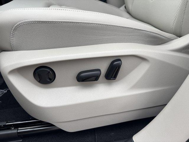 new 2026 Volkswagen Atlas car, priced at $40,875