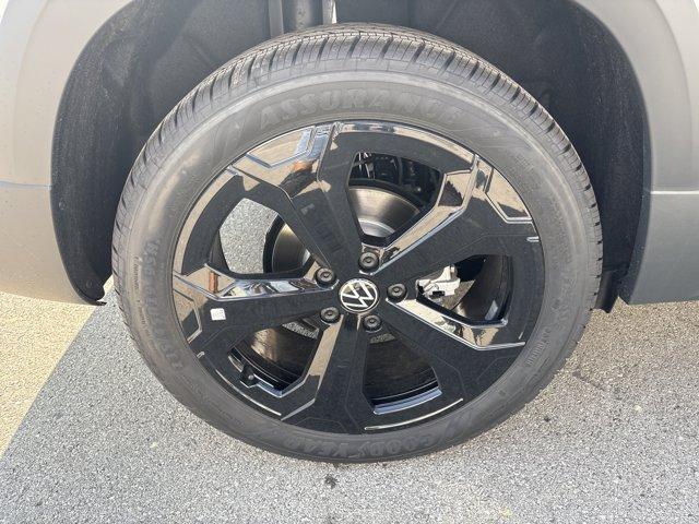 new 2025 Volkswagen Taos car, priced at $31,284