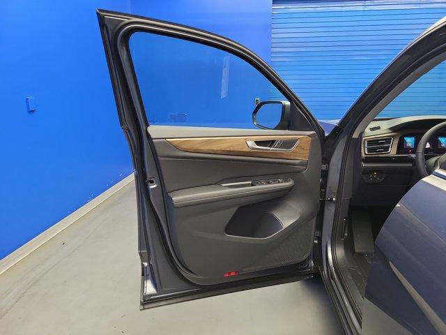 new 2025 Volkswagen Atlas car, priced at $39,636