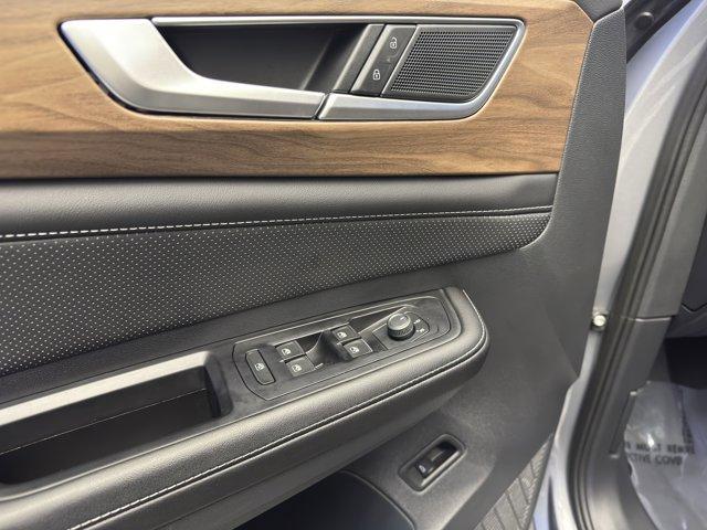 used 2025 Volkswagen Atlas car, priced at $36,598