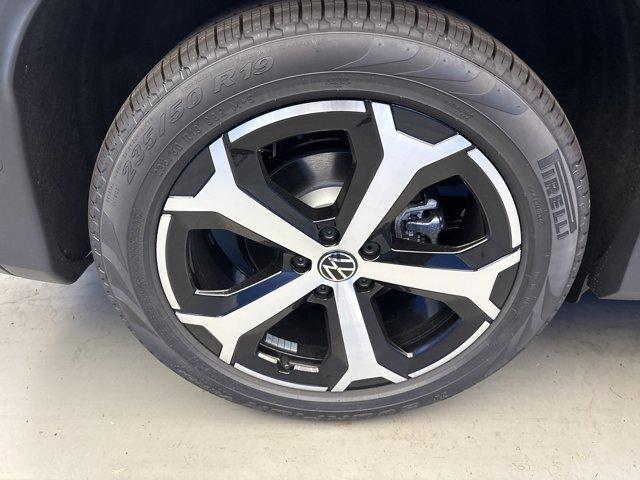 new 2025 Volkswagen Tiguan car, priced at $32,567