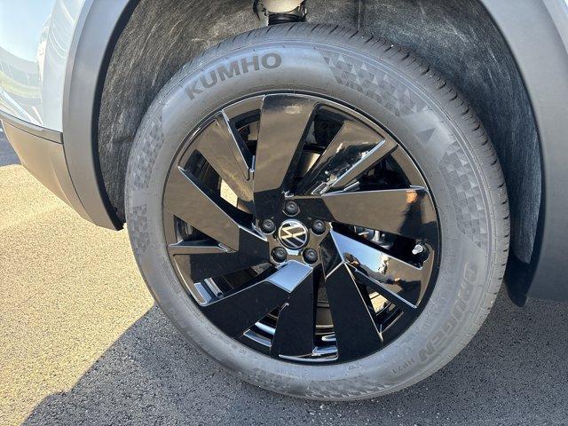 new 2026 Volkswagen Atlas Cross Sport car, priced at $45,847