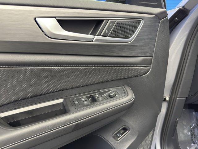 used 2025 Volkswagen Atlas Cross Sport car, priced at $35,998