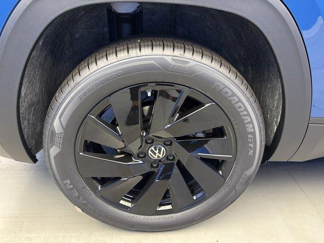 new 2026 Volkswagen Atlas Cross Sport car, priced at $46,406