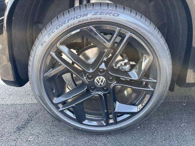 new 2025 Volkswagen Tiguan car, priced at $36,998