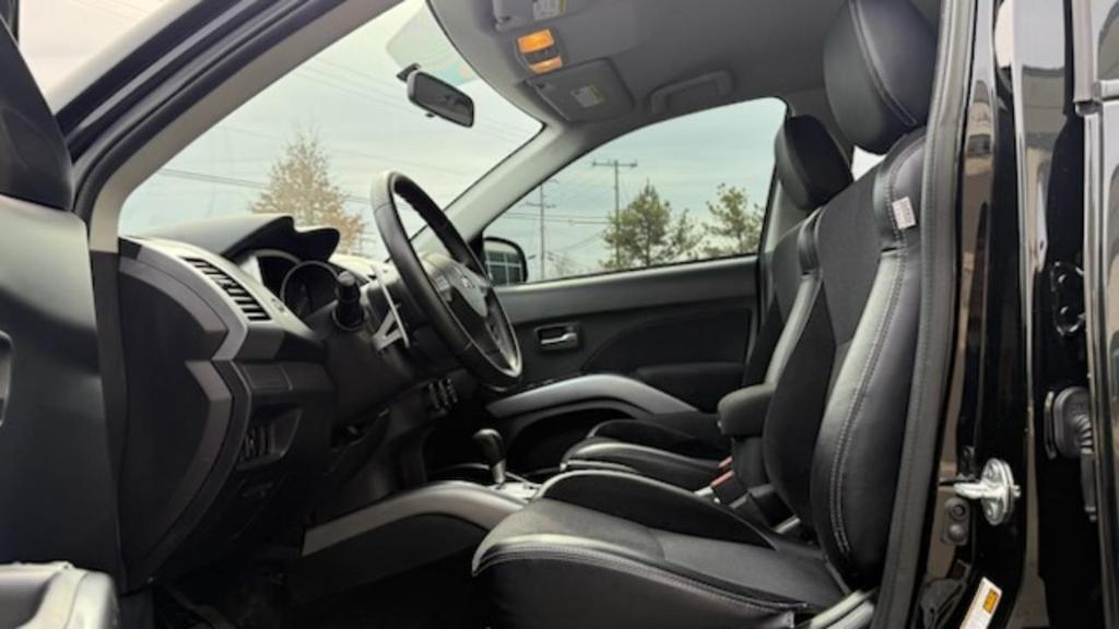 used 2012 Mitsubishi Outlander car, priced at $5,599