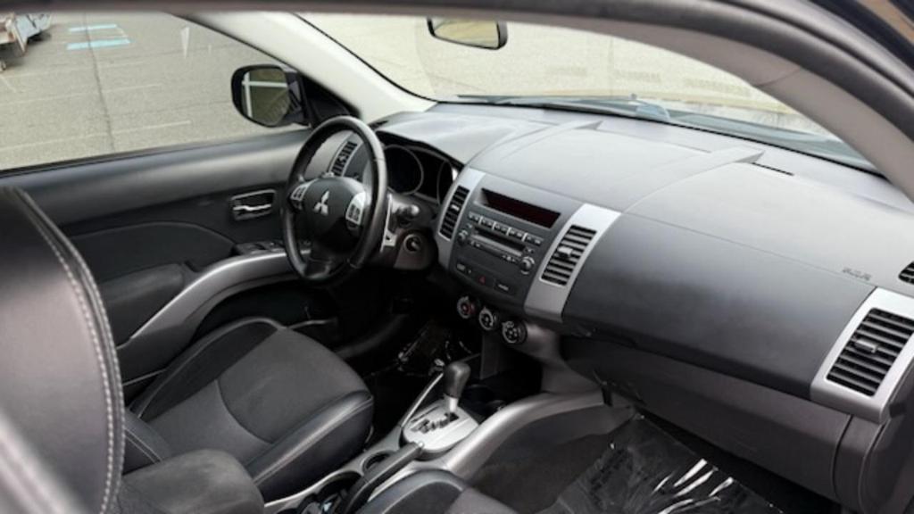 used 2012 Mitsubishi Outlander car, priced at $5,599