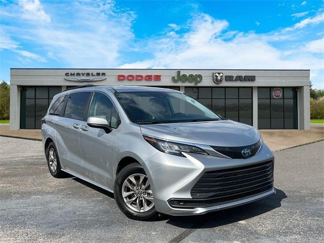 used 2022 Toyota Sienna car, priced at $35,760