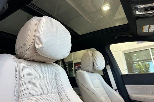 new 2025 Mercedes-Benz GLS 450 car, priced at $99,215