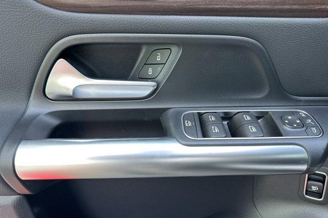 new 2025 Mercedes-Benz GLA 250 car, priced at $47,720