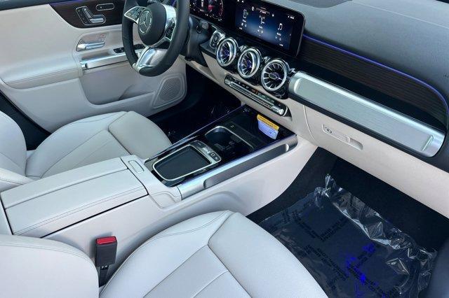 new 2025 Mercedes-Benz GLB 250 car, priced at $51,590